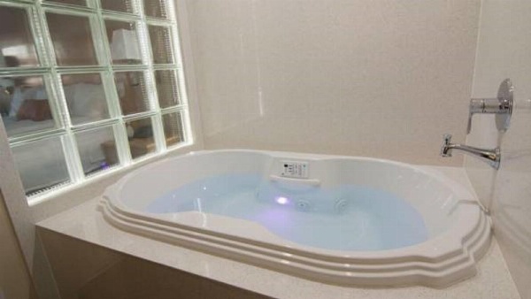 Regency Inn image 35